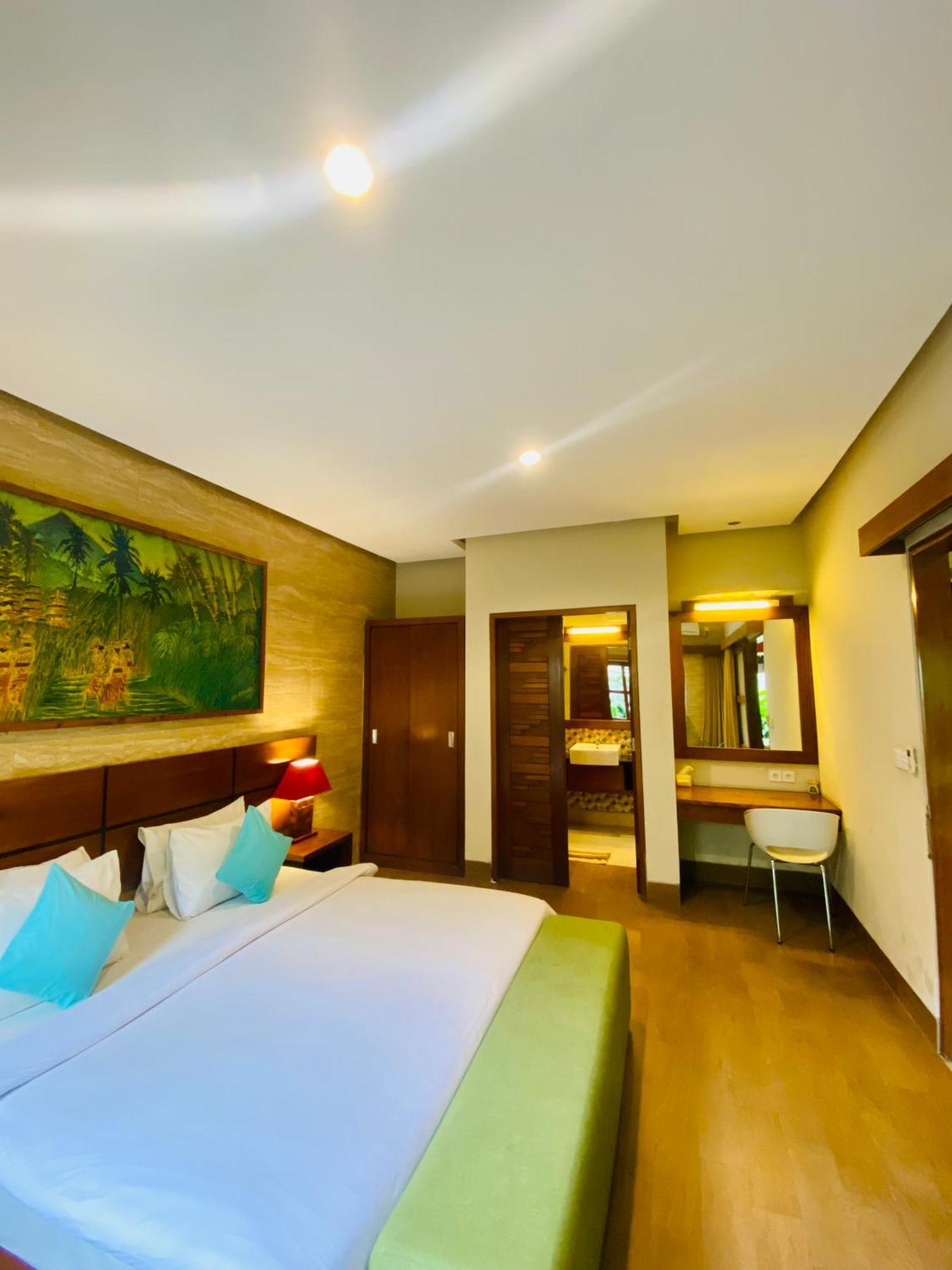 The Green Zhurga Suite Керобокан Экстерьер фото