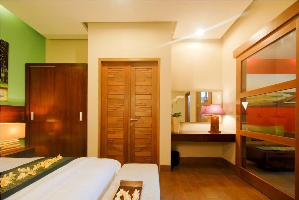 The Green Zhurga Suite Керобокан Экстерьер фото