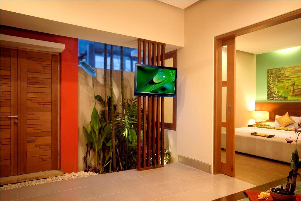 The Green Zhurga Suite Керобокан Номер фото