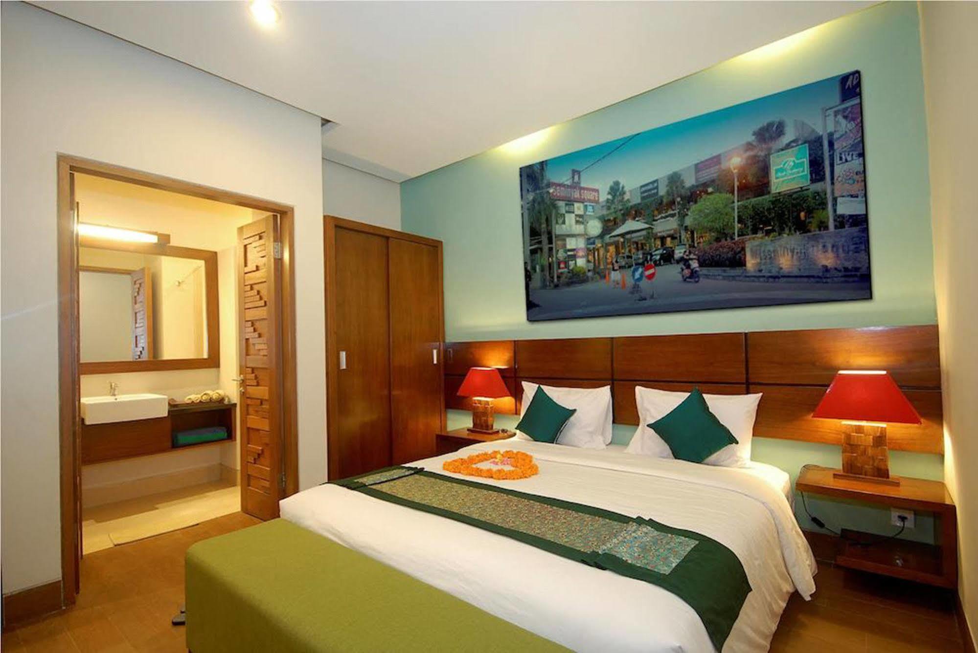 The Green Zhurga Suite Керобокан Экстерьер фото
